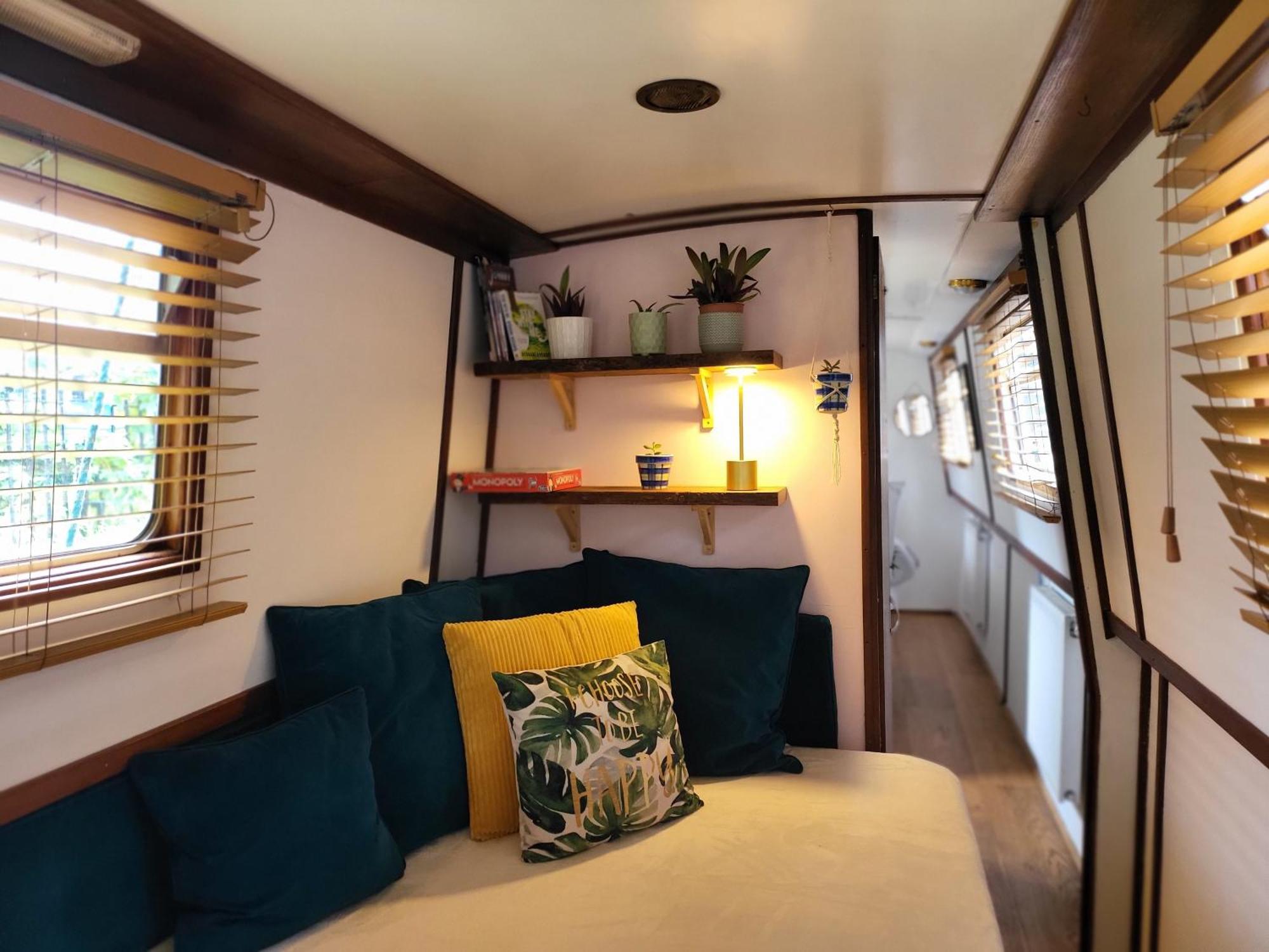 Lovely Canal Boat In Little Venice For Family & Friends London Exterior foto